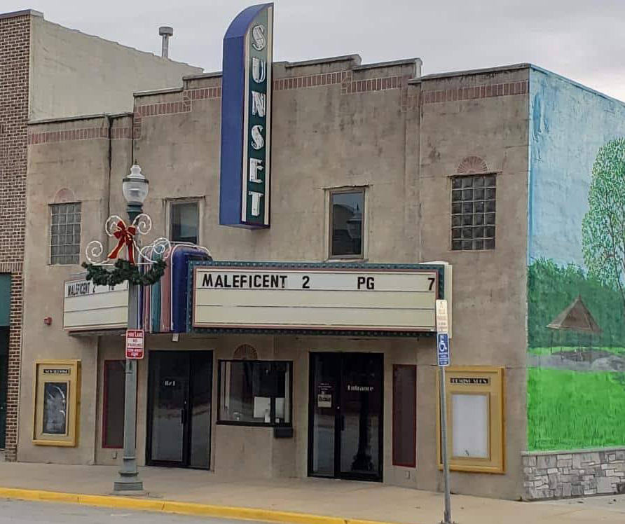Sunset Theatre in Sumner